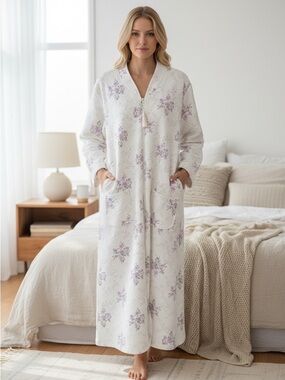 NWT Miss Elaine Full Length Quilted Robe Large